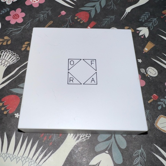 OFRA Shimmering Rodeo Drive Highlighter - Picture 2 of 3